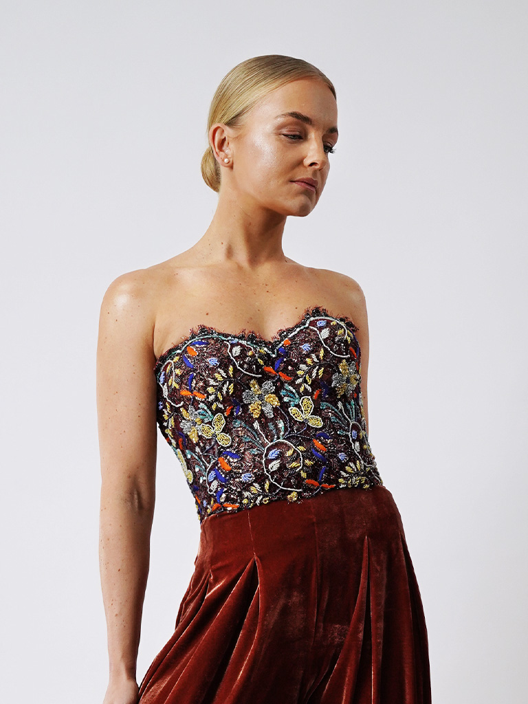 Aften– og cocktail­kjoler i ekslusivt design syet på mål til dig